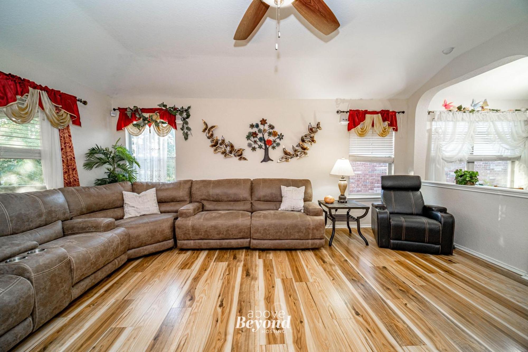 The Festive Veteran Holiday home San Antonio